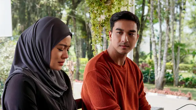 Titi Kamal Adu Akting dengan Naysilla Mirdad dalam Film Tabayyun: Catatan Produser Ronny Irawan