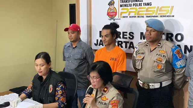 Vadel Badjideh Kenakan Baju Tahanan Oranye Setelah Ditetapkan Jadi Tersangka Kasus Persetubuhan