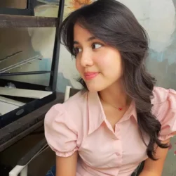 Nicole Rossi Rayakan Ulang Tahun ke-15 di Lokasi Sinetron Asmara Gen Z, Dapat Kejutan Manis dari Teman-teman dan Ibunda